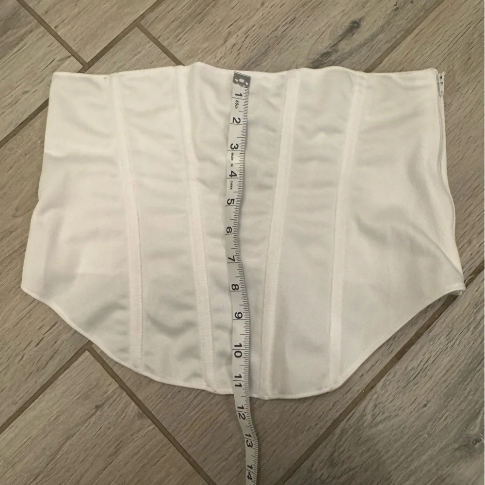 White corset lace-up top - Picture 6 of 7